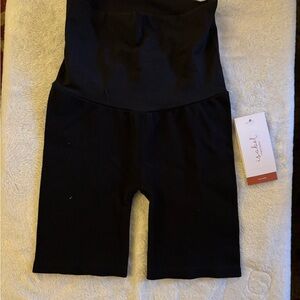 NWT Isabel Maternity S Black High-Waisted Biker Shorts